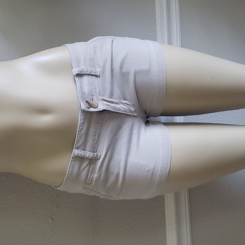 American Eagle Outfitters  Cream Mini Short Size 2